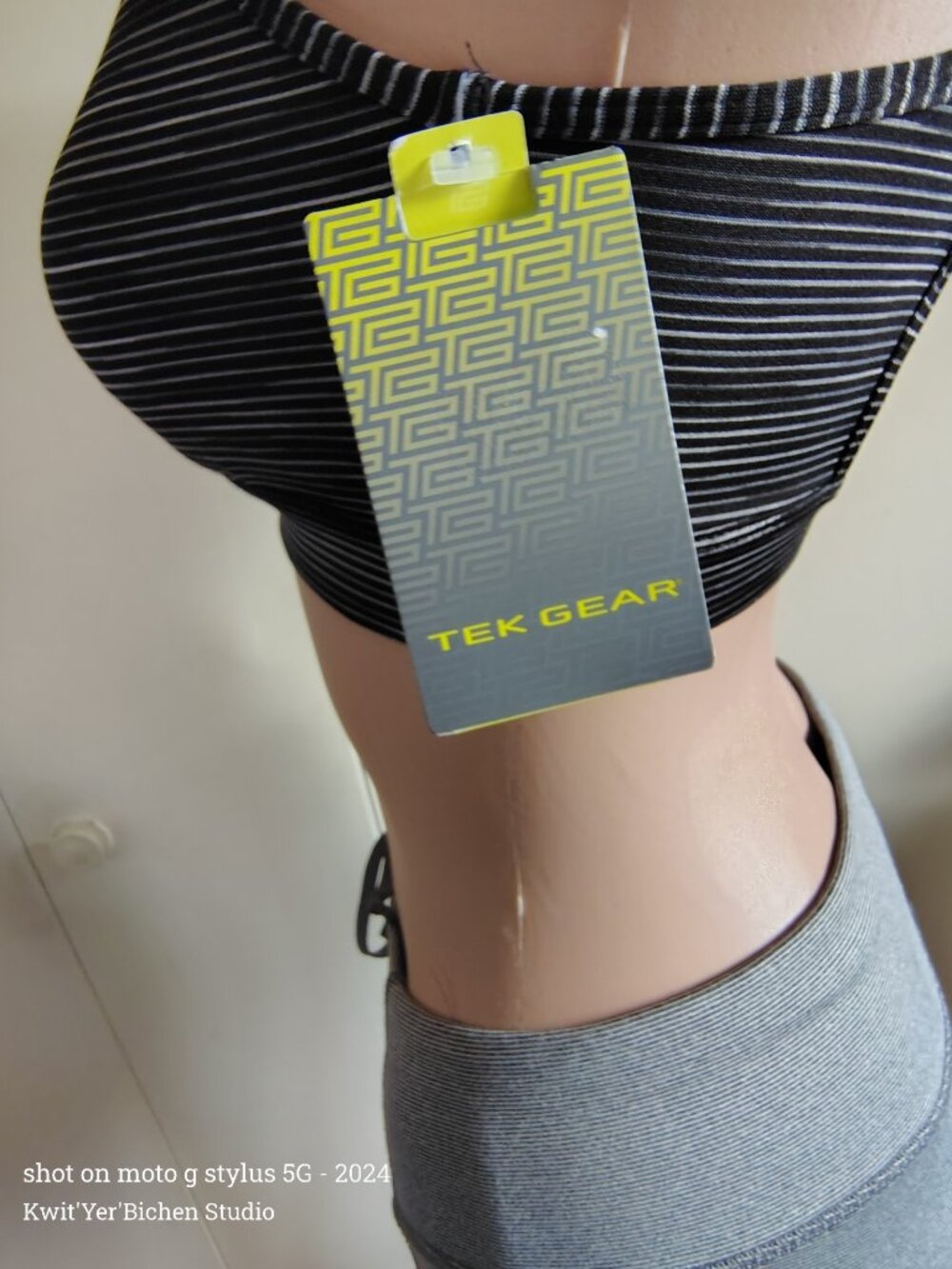 Danskin Leggings SM & Tech Gear top XSM - Picture 4 of 7
